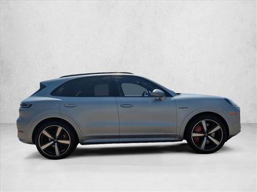 2025 Porsche Cayenne Turbo