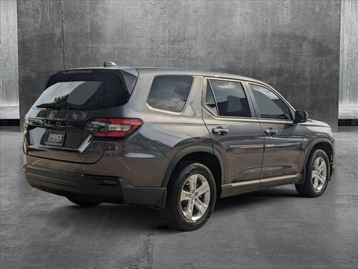 2023 Honda Pilot 2WD LX