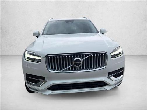 Crystal White Metallic 2023 Volvo XC90 B6 Ultimate 7-Seater