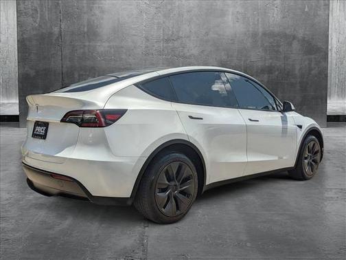 2025 Tesla Model Y Long Range Dual Motor All-Wheel Drive