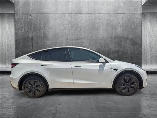 2025 Tesla Model Y Long Range Dual Motor All-Wheel Drive
