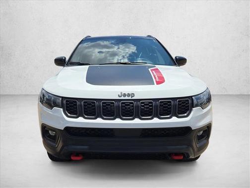 Bright White Clearcoat 2024 Jeep Compass Trailhawk