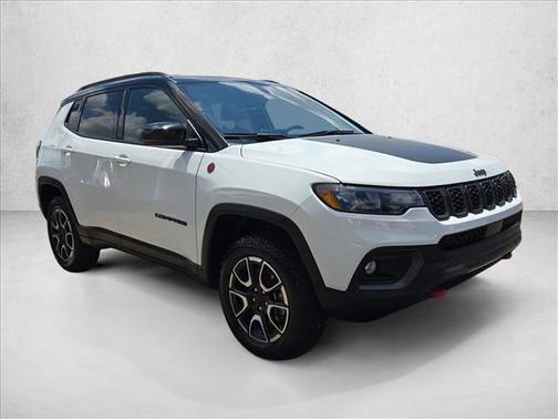 Bright White Clearcoat 2024 Jeep Compass Trailhawk