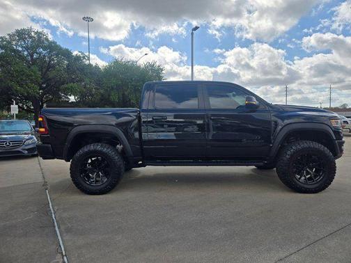 Diamond Black Crystal Pearlcoat 2023 RAM 1500 TRX