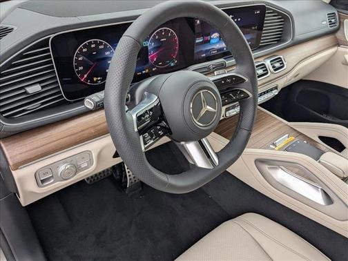 2025 Mercedes-Benz GLS 450 4MATIC