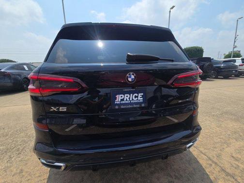 Carbon Black Metallic 2022 BMW X5 sDrive40i