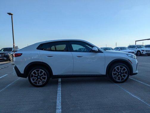 2025 BMW X2 xDrive28i