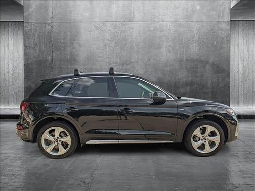 2023 Audi Q5 45 S line Premium Plus