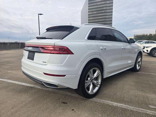 2023 Audi Q8 55 Premium