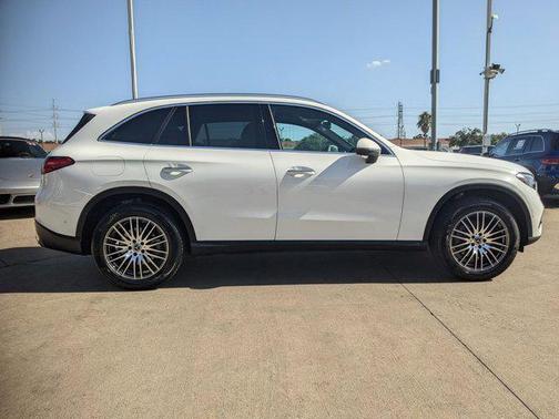 2025 Mercedes-Benz GLC 300 Base