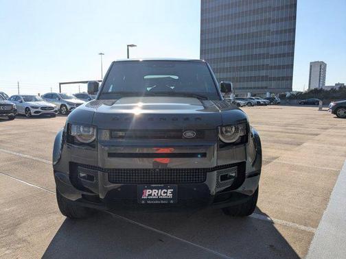 2023 Land Rover Defender 110 V8