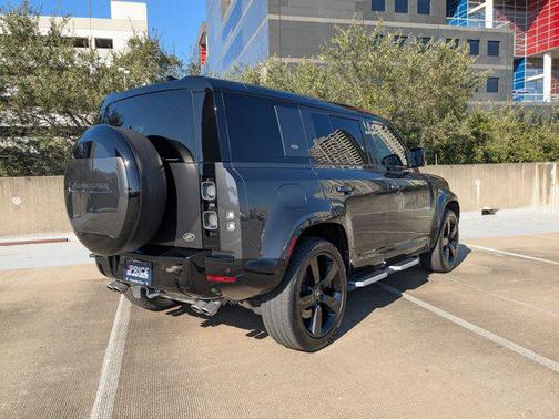2023 Land Rover Defender 110 V8