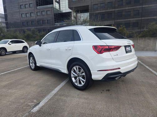2022 Audi Q3 45 S line Premium