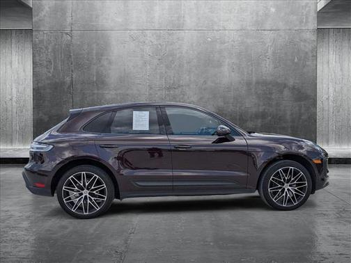 2024 Porsche Macan Base