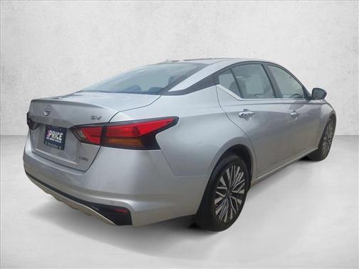 Brilliant Silver Metallic 2024 Nissan Altima 2.5 SV