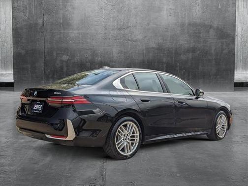 2024 BMW 530 i