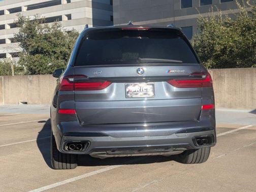 2022 BMW X7 M50i