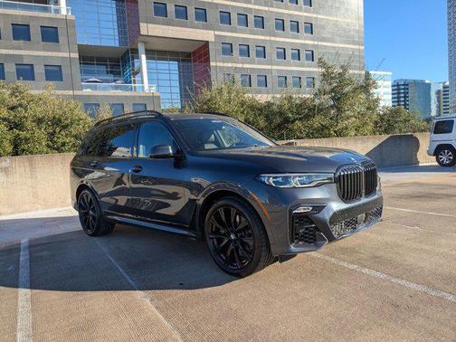 2022 BMW X7 M50i