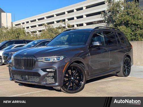 2022 BMW X7 M50i