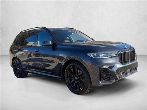 2022 BMW X7 M50i