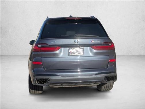 2022 BMW X7 M50i