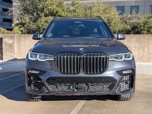 2022 BMW X7 M50i