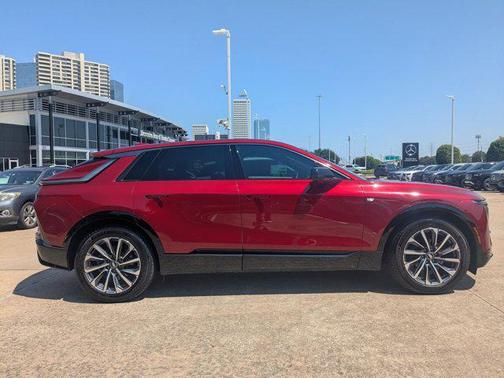 2024 Cadillac LYRIQ Sport