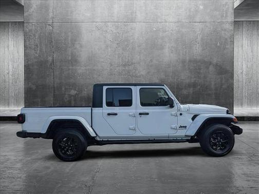 2022 Jeep Gladiator Altitude 4x4