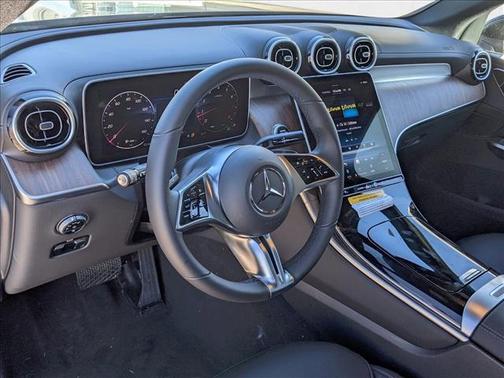 2025 Mercedes-Benz GLC 300 Base