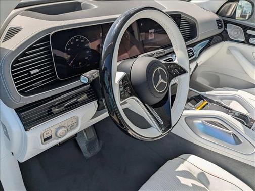 2025 Mercedes-Benz Maybach GLS 600 4MATIC