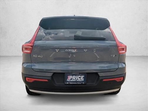 2020 Volvo XC40 T5 Momentum