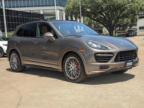2013 Porsche Cayenne GTS