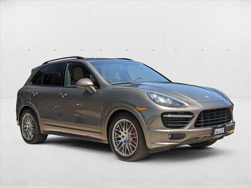 2013 Porsche Cayenne GTS