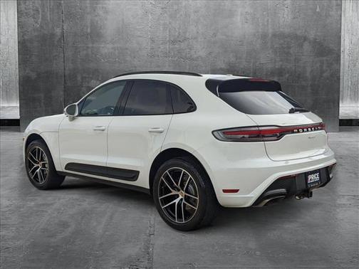 2022 Porsche Macan Base