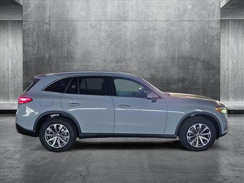 2025 Mercedes-Benz GLC 300 Base