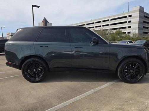 2025 Land Rover Range Rover P400 SE