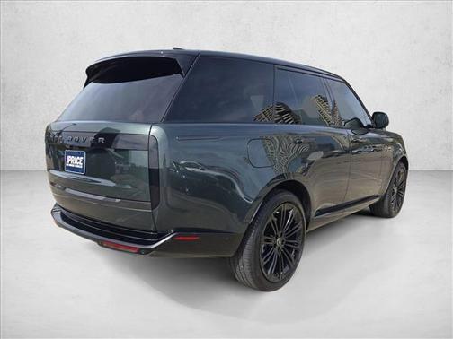 2025 Land Rover Range Rover P400 SE