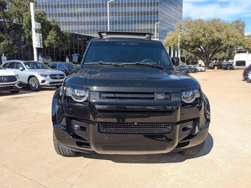 2025 Land Rover Defender 110 P400 S