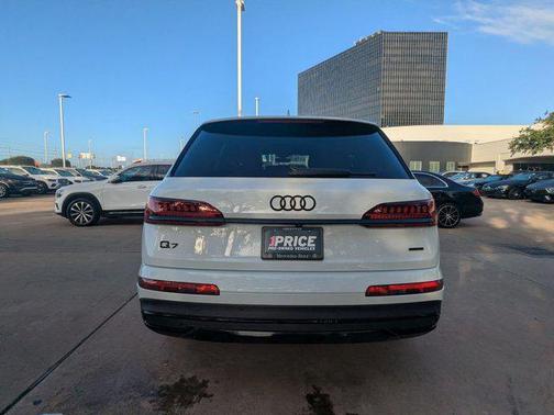 2023 Audi Q7 55 Premium Plus