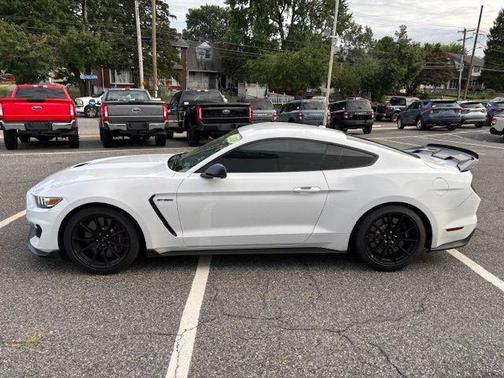 2019 Ford Shelby GT350 Base