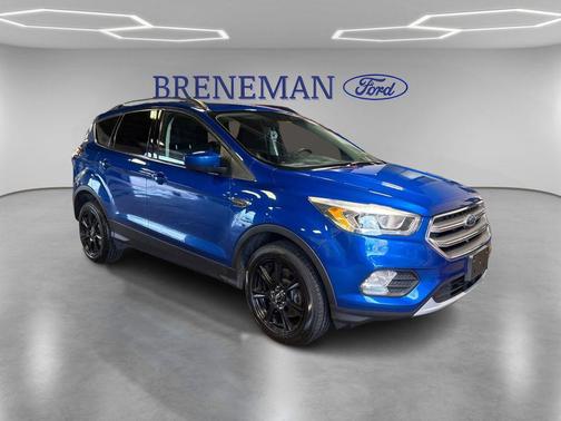 Lightning Blue Metallic 2017 Ford Escape SE