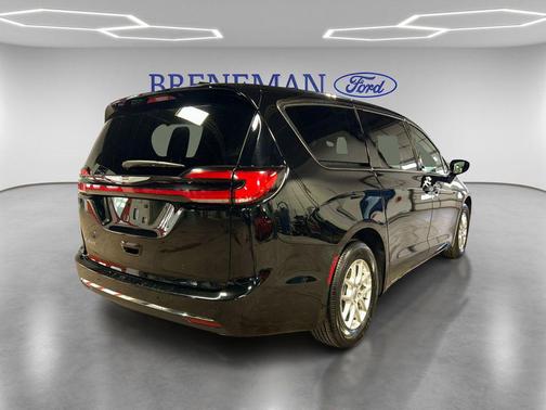 2025 Chrysler Pacifica L