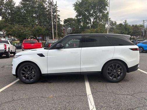 2025 Land Rover Range Rover Sport SE