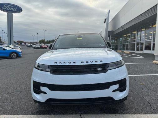 2025 Land Rover Range Rover Sport SE