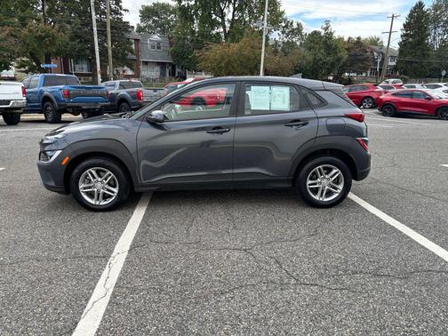 2022 Hyundai KONA SE