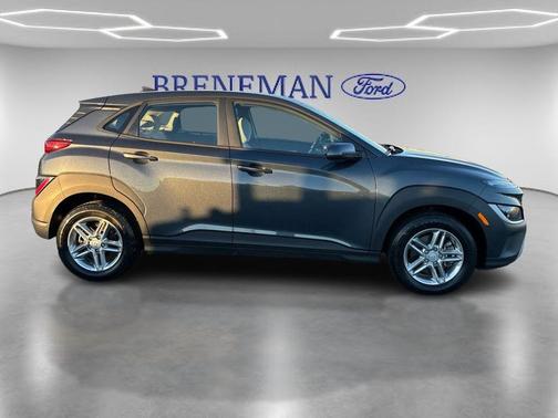 2022 Hyundai KONA SE