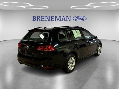 2016 Volkswagen Golf SportWagen TSI S 4-Door