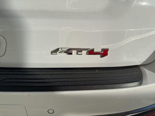 2022 GMC Yukon XL 4WD AT4