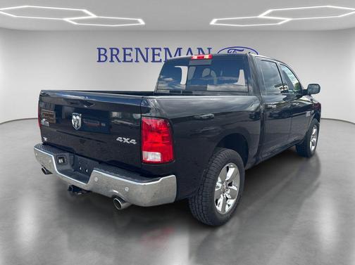 Brilliant Black Crystal Pearlcoat 2018 RAM 1500 Big Horn