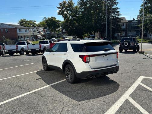 2025 Ford Explorer ST